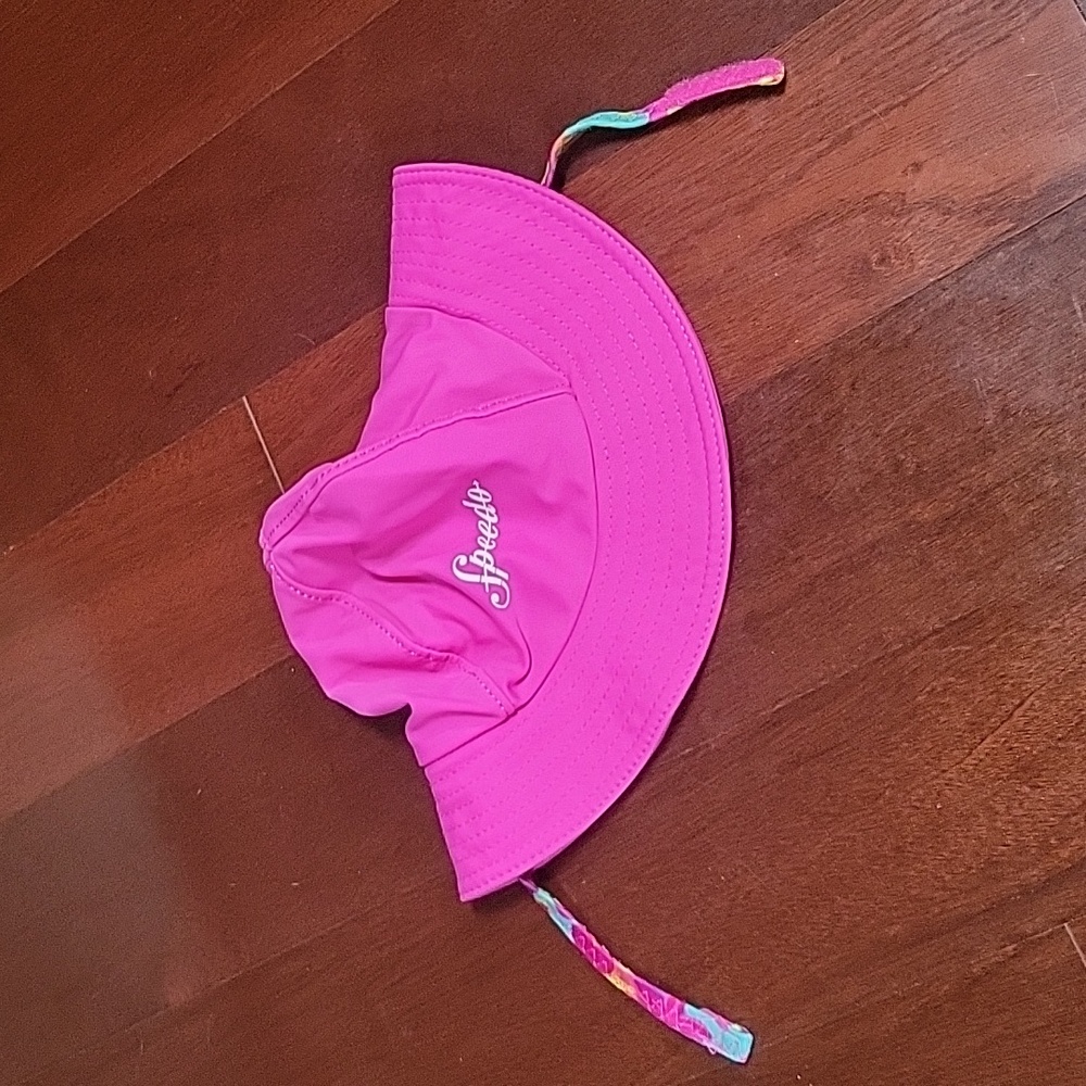 EUC Speedo Block the Burn Hat